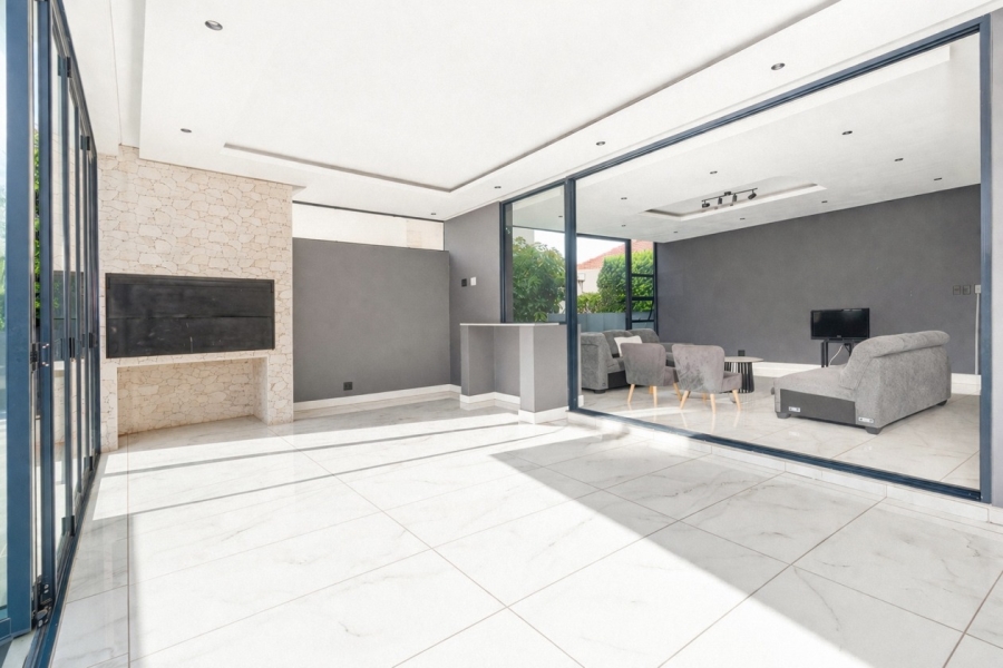 6 Bedroom Property for Sale in The Islands Estates North West